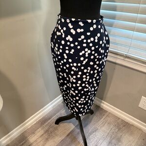 TAHARI Elegant Navy Polka Dot‎ Skirt